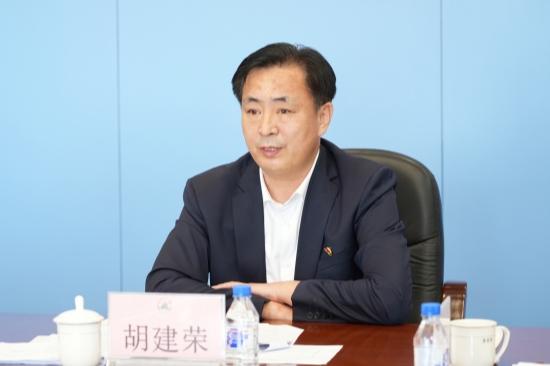 泉林公司党委召开理论学习中心组集体（扩大）学习会暨深入贯彻中央八项规定精神学习教育专题读书班（1）.jpg