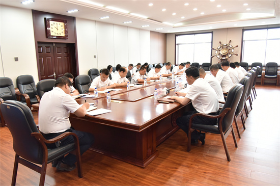 泉林公司党委召开理论学习中心组集体（扩大）学习会暨深入贯彻中央八项规定精神学习教育专题读书班（4）.jpg