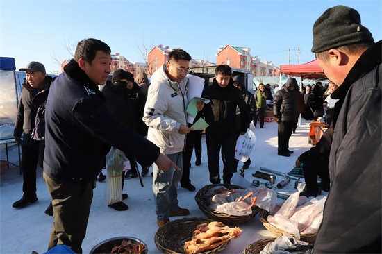 舌尖不碰“红线” 生态方有“底线” 泉林公司开展野生动物保护普法宣传活动（3）.jpg