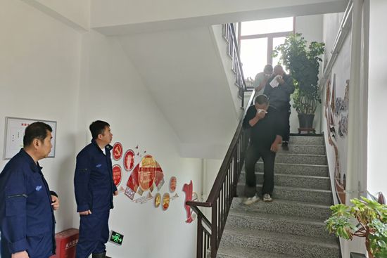 2_副本.jpg