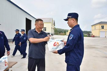 微信图片_许3_副本.jpg